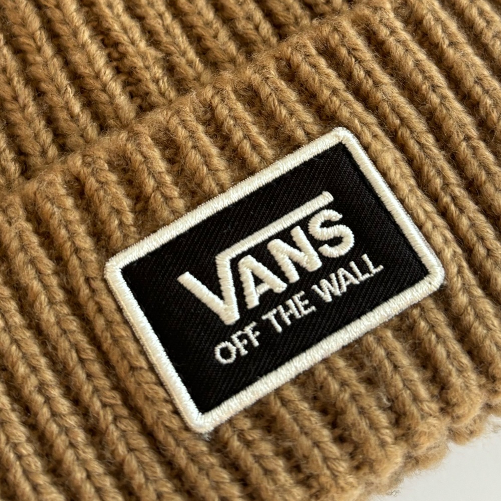 VANS Off the Wall Beige Knit Fold Over Beanie Cap 2022 EUC‎ - Picture 3 of 11